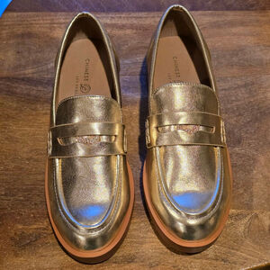 Women's Chinese Laundry Gold Loafers Size 7.5